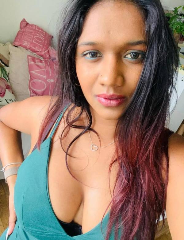 girls-personal photo of Lanka Ads