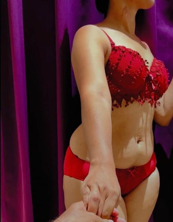 girls-personal photo of Lanka Ads