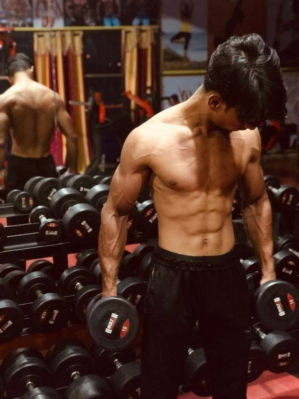 boys-personal photo of Lanka Ads